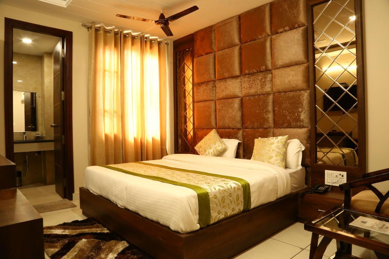 Hotel Kush Ganga - 50 Meter From Har Ki Pauri, Haridwār Eksteriør billede